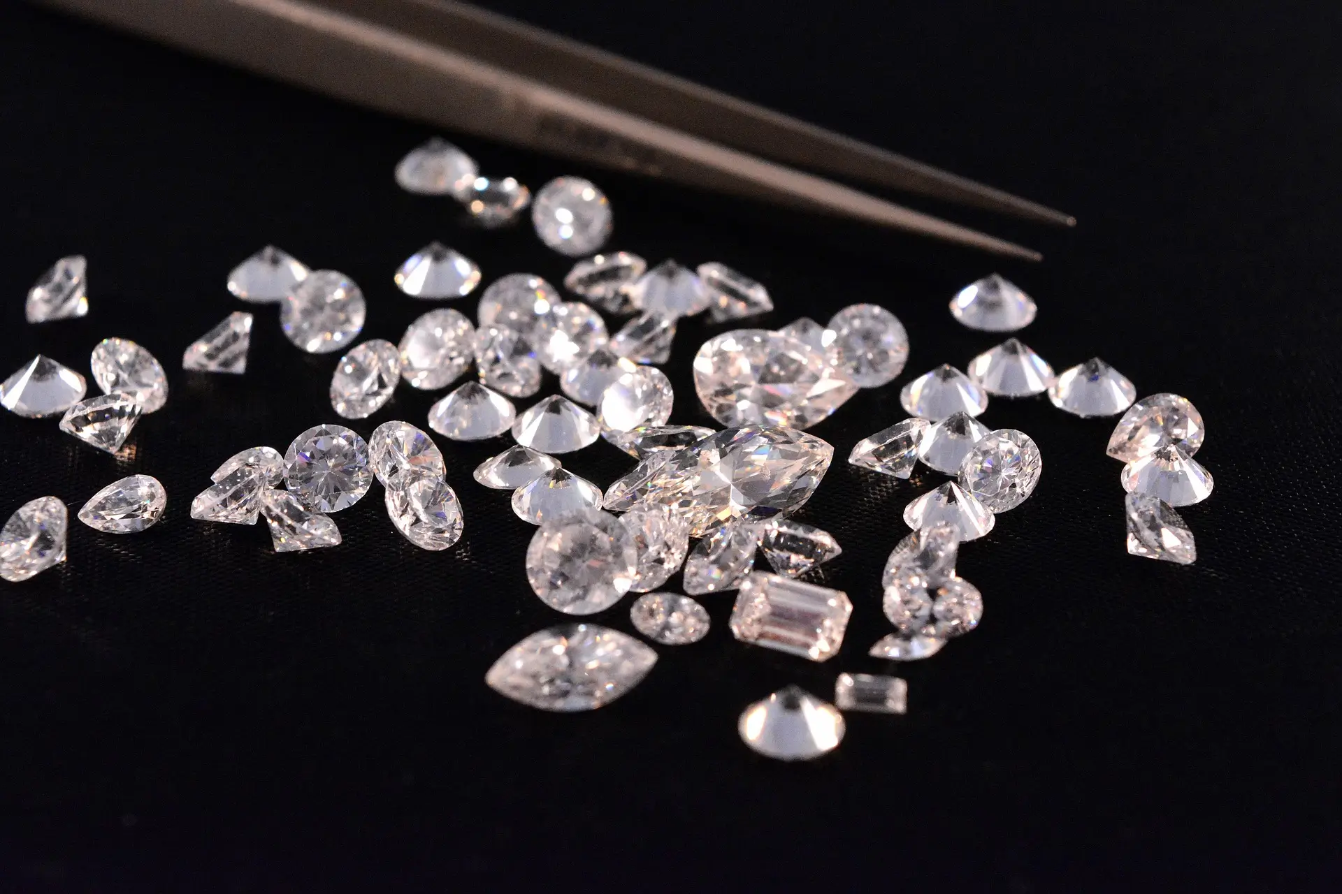 A Jewea Jewelry diamond display that highlights the luxury and artistry behind vintage handmade jewelry materials.
