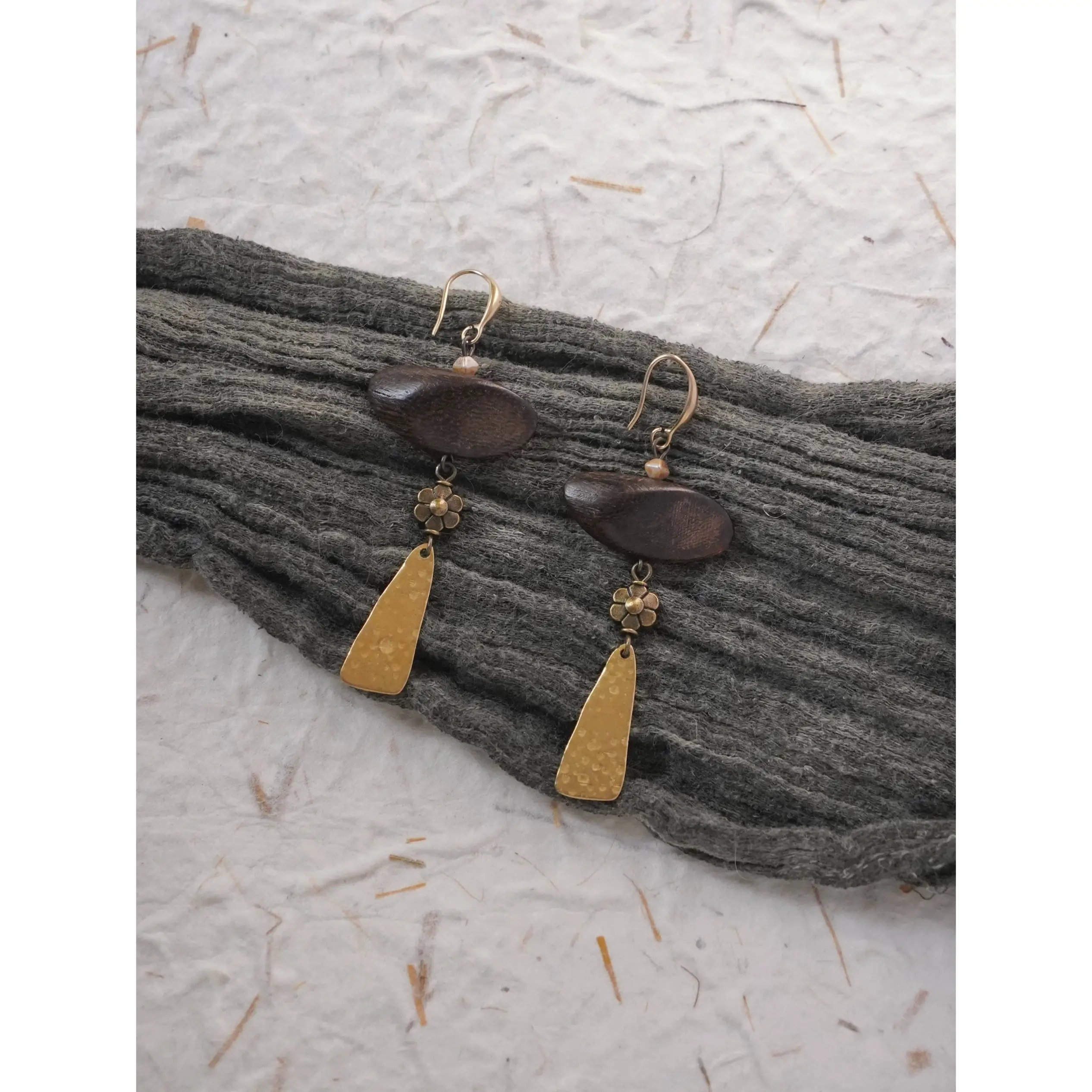 Handmade vintage Zen earrings crafted from brass and natural wood beads