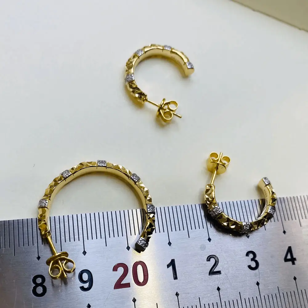 Handmade C shape earrings in multiple sizes meet women’s daily wear needs.