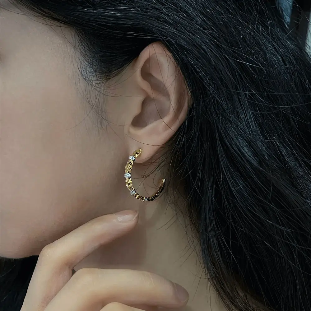 Delicate handmade earrings showcase style and elegance for women’s daily wear.