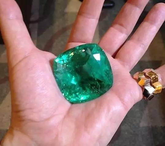 Massive 350+ carat "Grandmother Green" emerald, showcasing vivid green color and natural inclusions, a rare collector's gemstone
