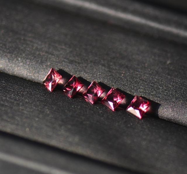 Pyrope-almandine mixed garnet showing dark red wine-like color due to higher iron content in the garnet family gemstone guide