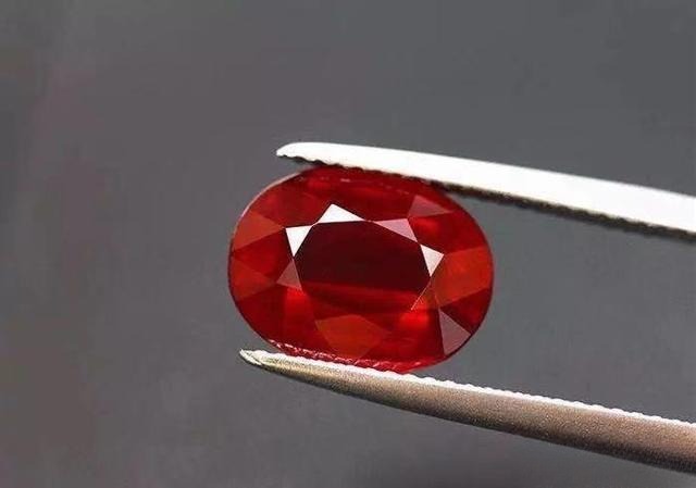 Scarlet ruby, an unheated gemstone color defined by GRS in 2014, close to Pigeon’s Blood red