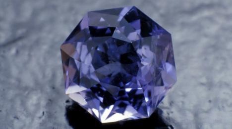 5-carat high-quality Iolite gemstone showcasing deep blue and violet hues with excellent clarity
