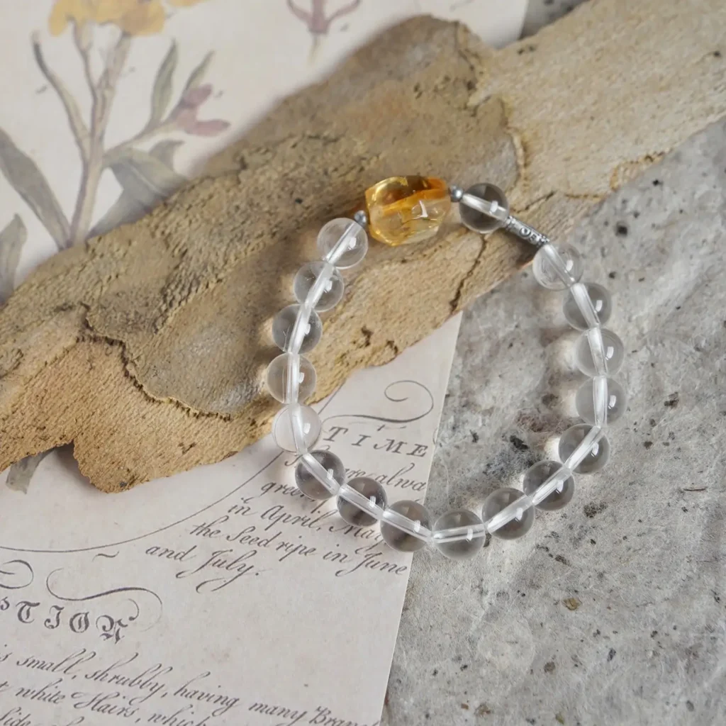 Jewea clear quartz bracelet with no inclusions, pure and elegant design