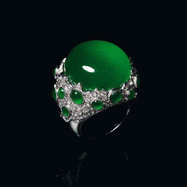 Icy ring with brilliant transparency, elegantly set in fine craftsmanship — a stunning piece of gemstone jewelry.