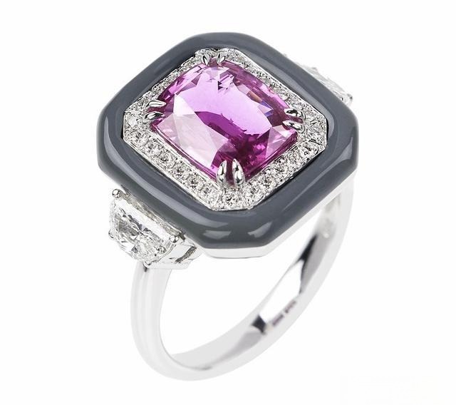 Oui pink sapphire and white gold ring by Nikos Koulis, featuring a color design that follows the Chinese color proverbs.