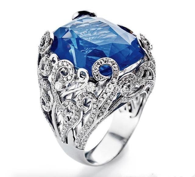 29.93-carat Sri Lankan cornflower blue sapphire ring showing sapphire color classification, vivid yet more accessible than Kashmir sapphires.