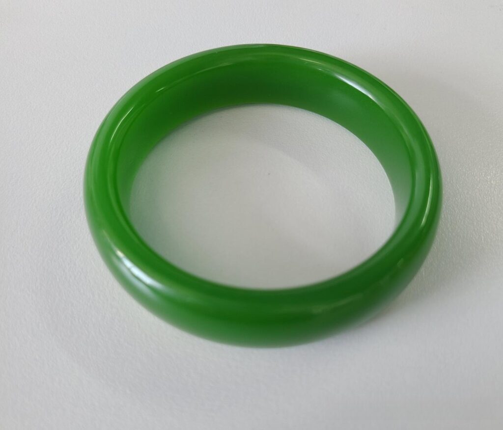 Jewea white emulsified glass bangle bracelet, designed to imitate the milky internal haze of Hetian Jade.