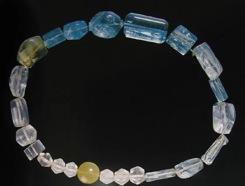 An Eastern Han aquamarine crystal bead bracelet with soft blue tones, radiating timeless modern elegance that remains striking even today.