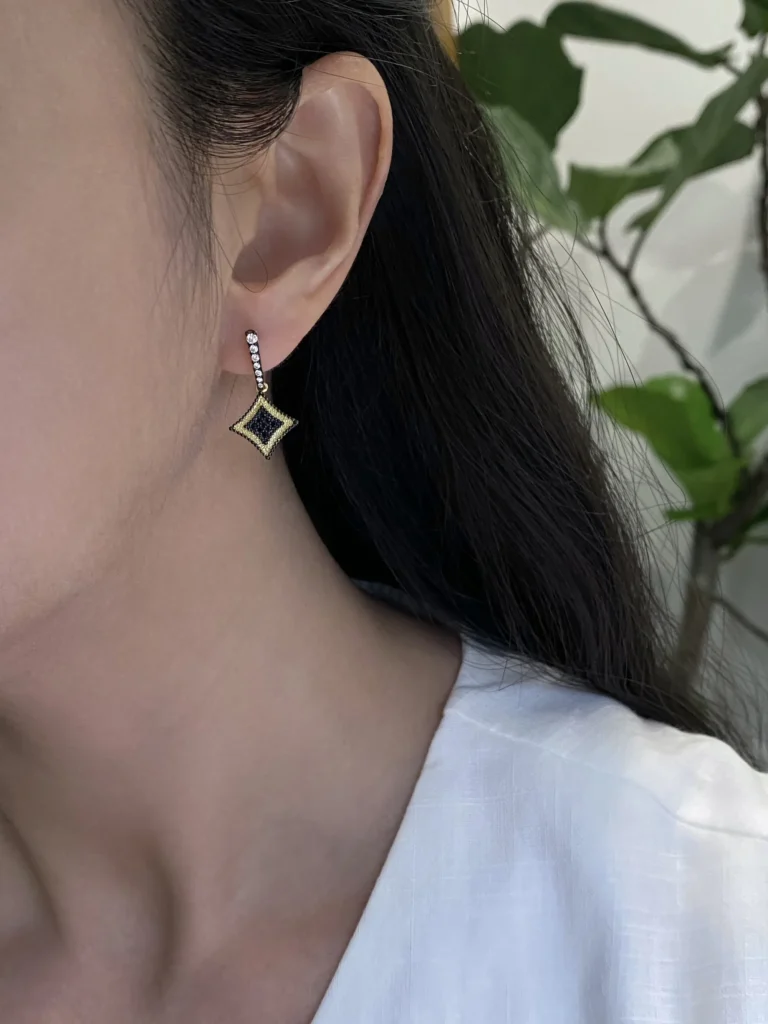 Handmade original vintage earrings, perfect for daily wear with timeless elegance.