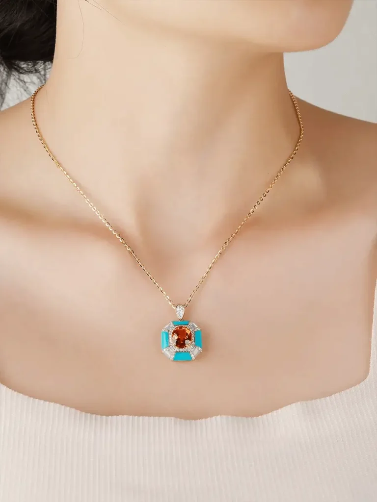 Jewea custom Fenda blue sapphire pendant 18K gold necklace, set with natural turquoise and diamonds.