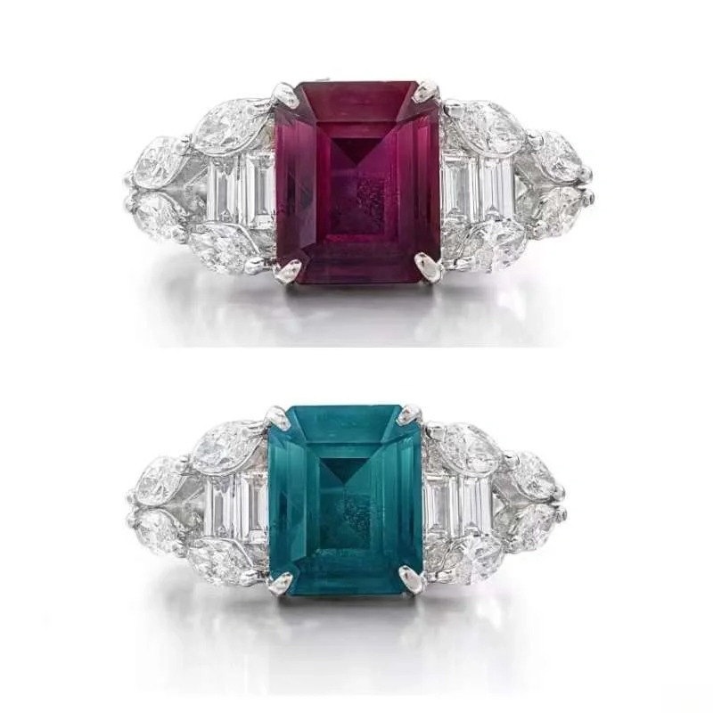 An alexandrite ring showing green hues in daylight and purplish-red under incandescent light.