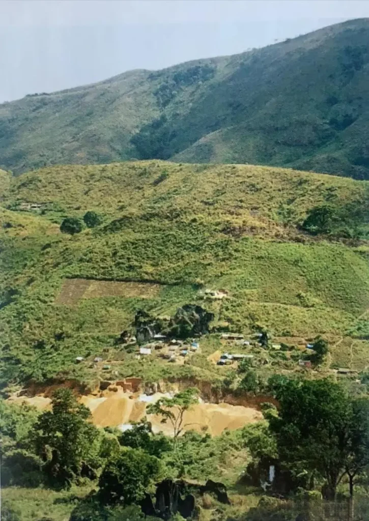 The Ipanko spinel deposit near Mahenge, Tanzania, showing white marble host rock.