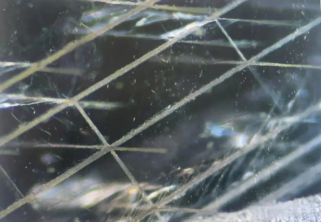 Microscopic view of the diagnostic scaffold structure within an Umba sapphire from Tanzania.