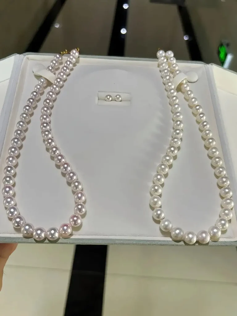 8.5-9mm Akoya vs. 9-10mm freshwater pearl necklace as top jewelry alternatives.