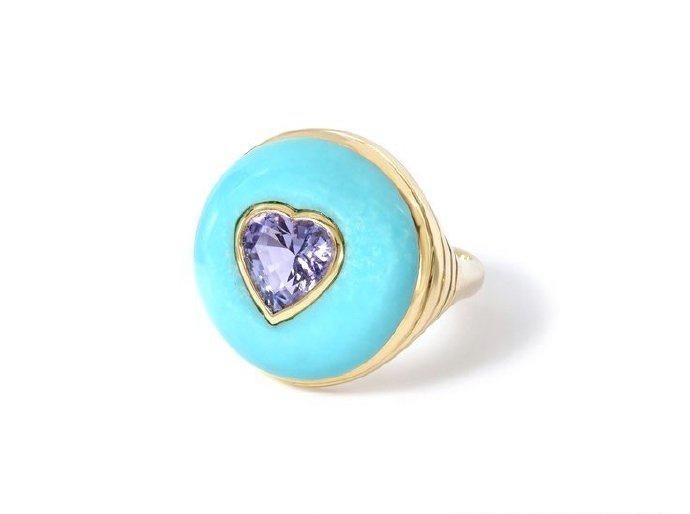 Retrouvaí Lollipop ring with a layered center gemstone in a gold setting.