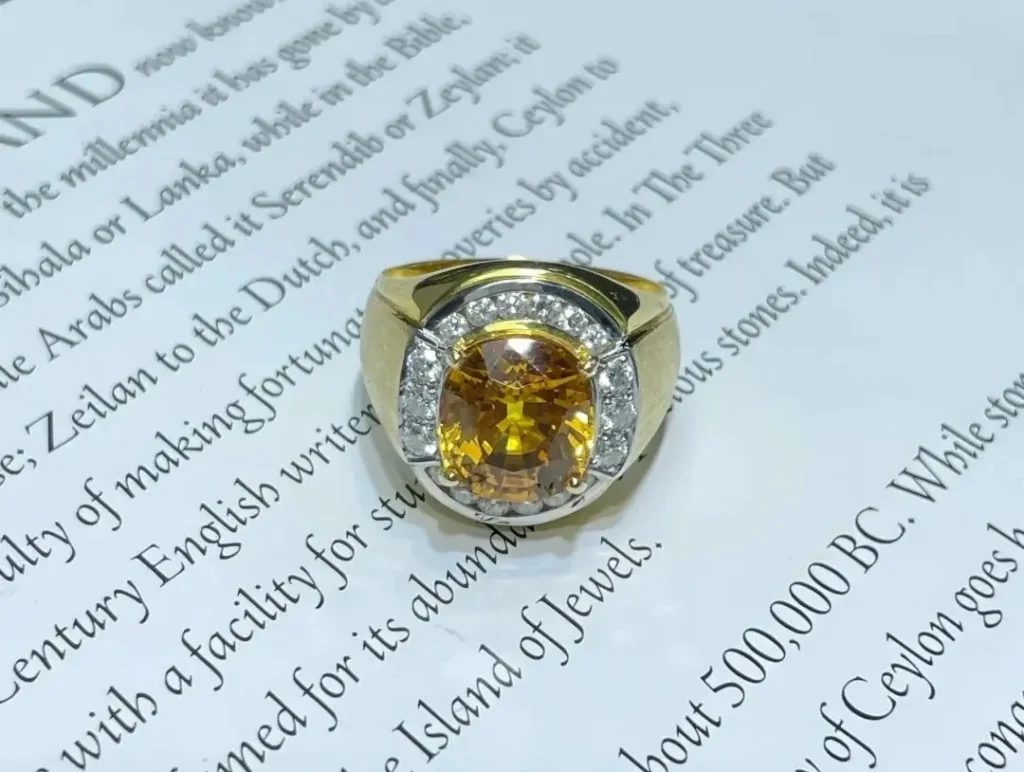 Yellow sapphire ring in 18K gold, treated with beryllium diffusion